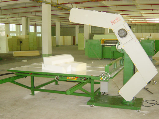 供应优质海绵机械设备 泡绵角度切割机 0--90度斜角切片工作