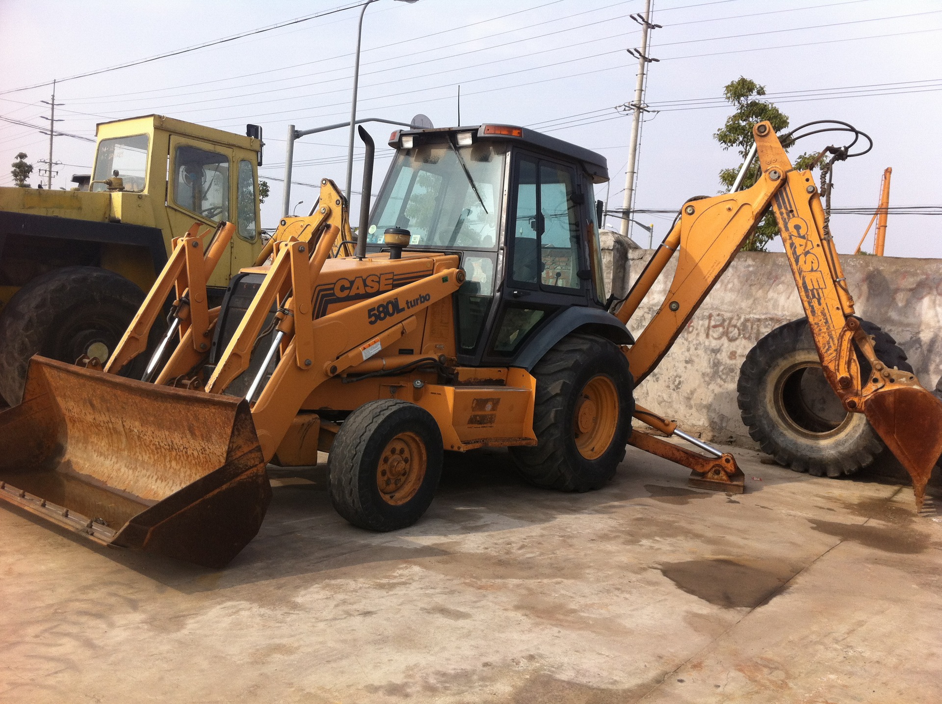 广东出售9成新二手JCB二头忙挖掘机 柳工二头忙挖掘机外贸出口