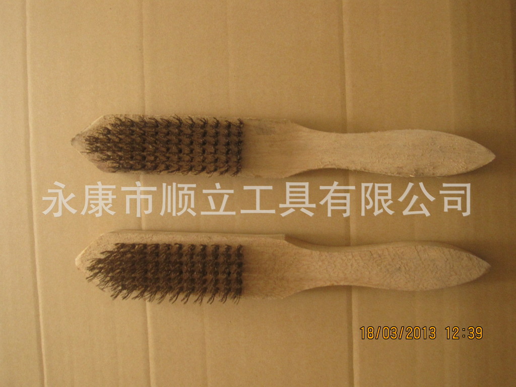 厂家直销6行木柄镀铜刮鱼鳞工具 除锈钢丝刷