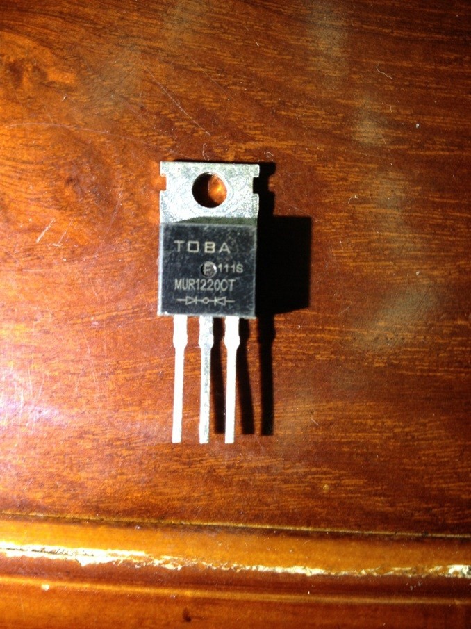 专营三极管批发MUR1220CT仪器测试 质量保证