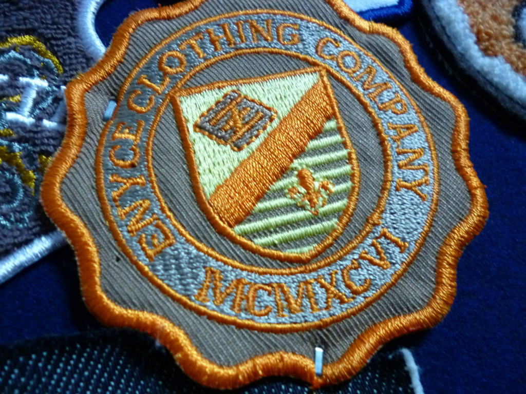 优质绣花组合章，绣花章　绣花皮标，价格优惠