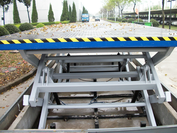 蓄电池平台车，滚筒式堆高平台车 固定式小型升降台