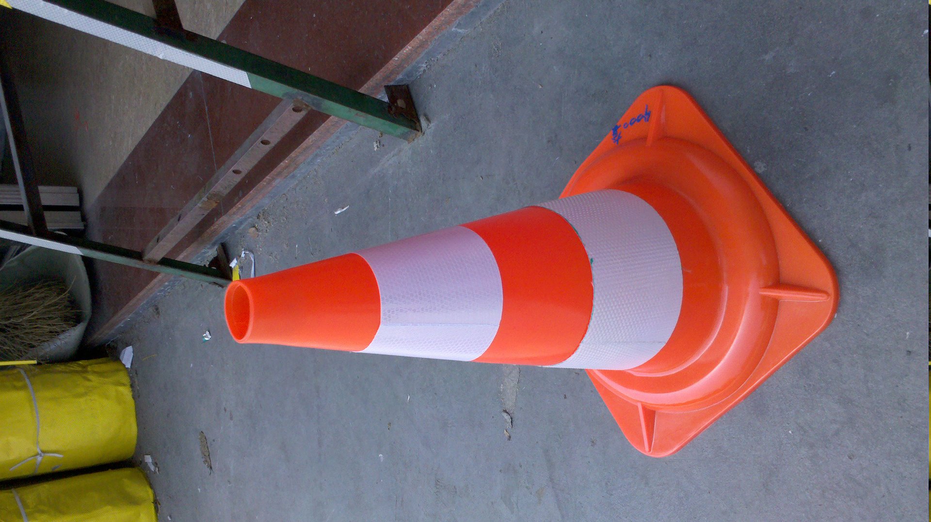 47cm高 30*30cm底 pvc路锥 pvc路障 0.9kg轻型路锥 50cm pvc路锥