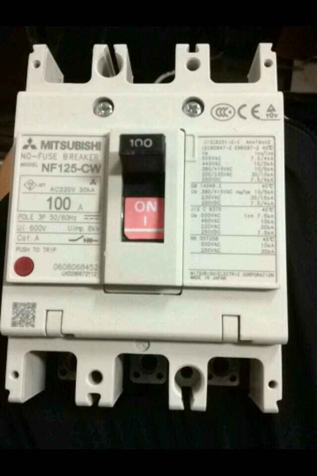     塑壳断路器  NF125-CW-100A