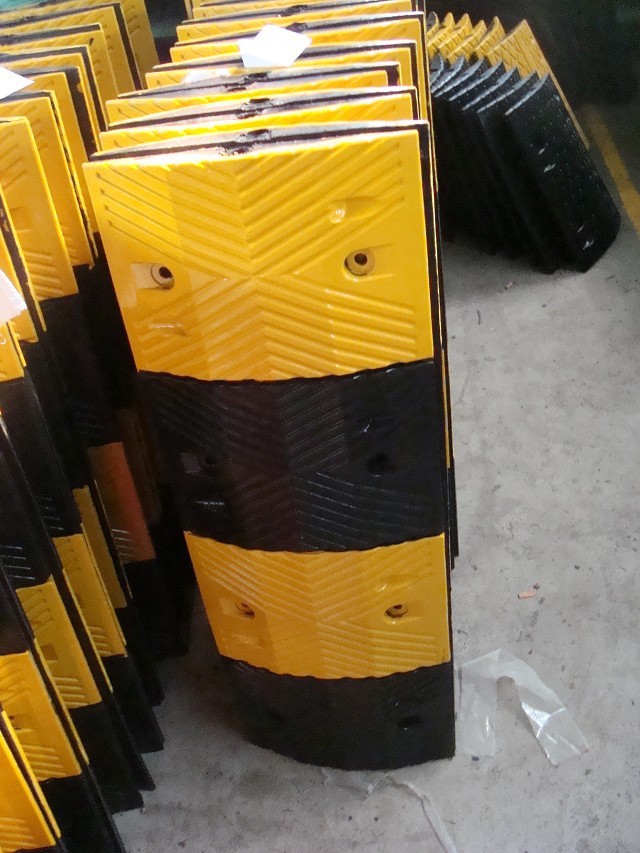 一米连体米字型 橡胶减速带 100*35*5cm 常规样式 道路减速垄