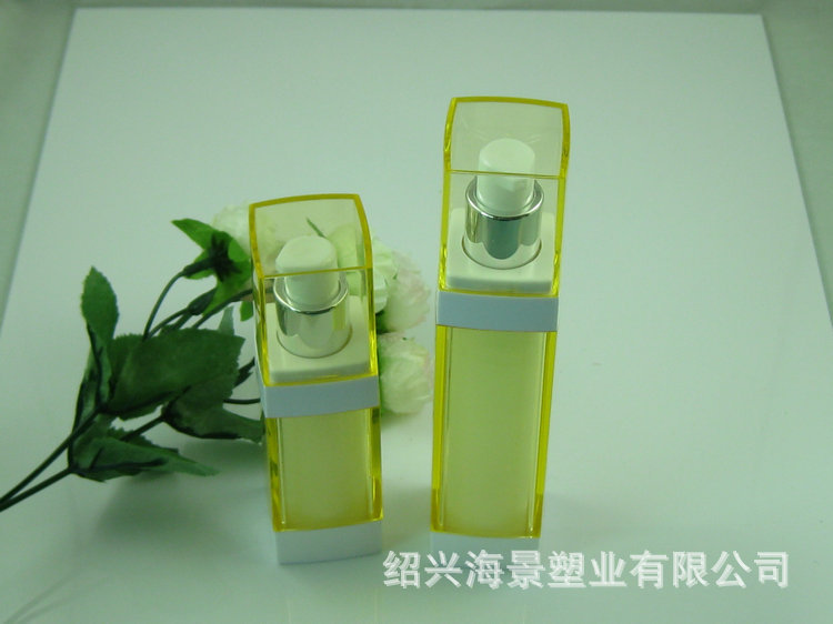 生产销售 旅行套装化妆瓶 整套产品 四方真空乳液瓶