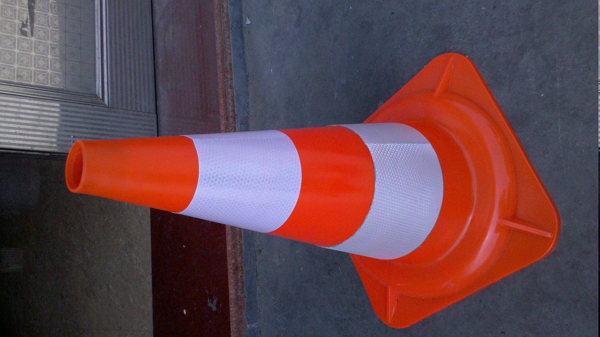 19英寸 18英寸 47 50cm塑料路锥 全红pvc路锥 出口