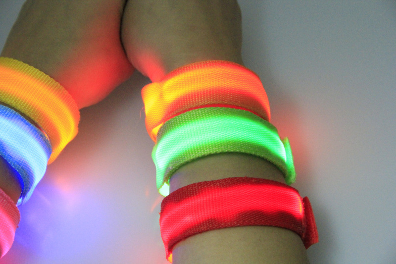 LED发光手腕带大号和小号6个色现货供应 (43)
