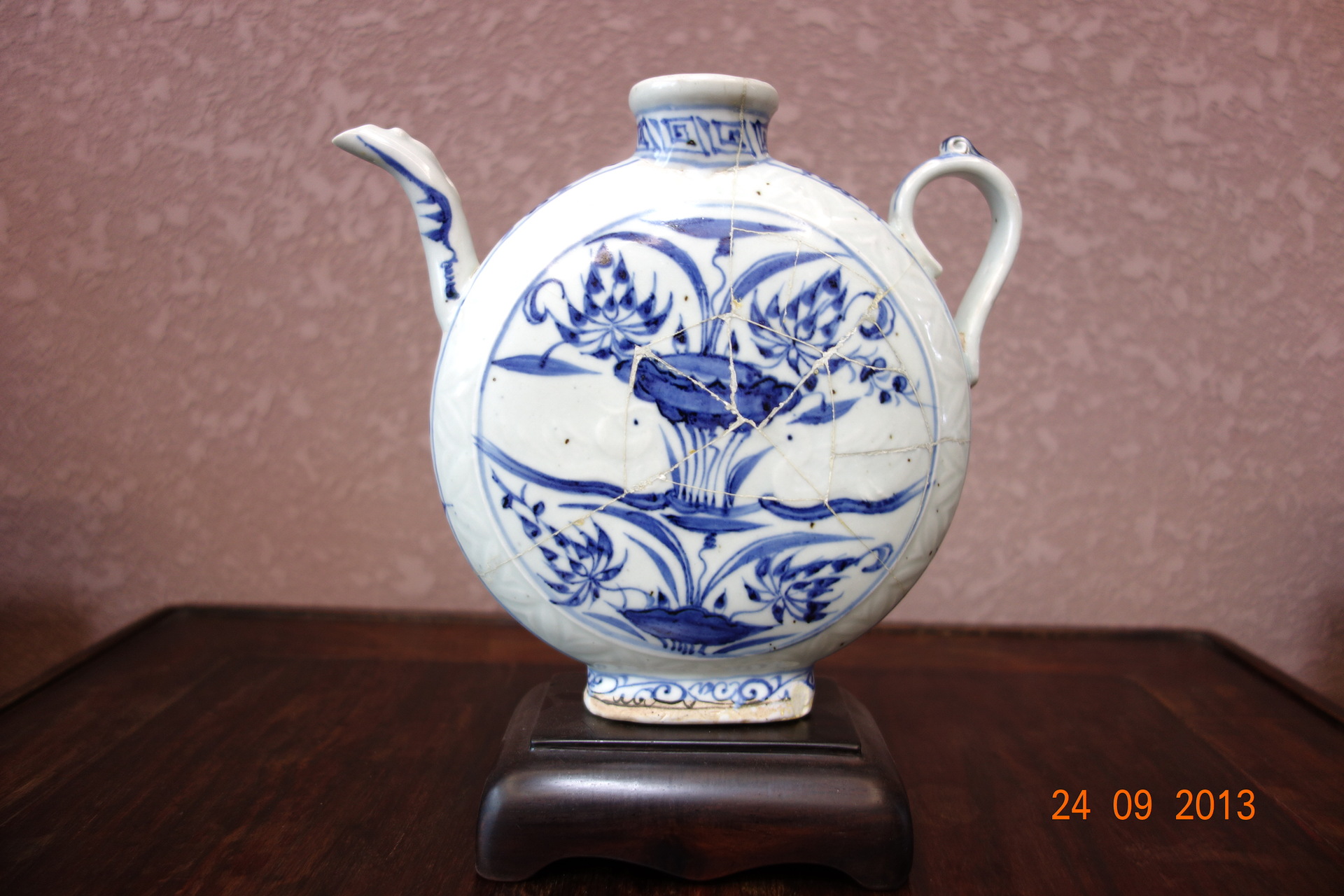 鉴赏惠让元明清青花瓷及其他藏品