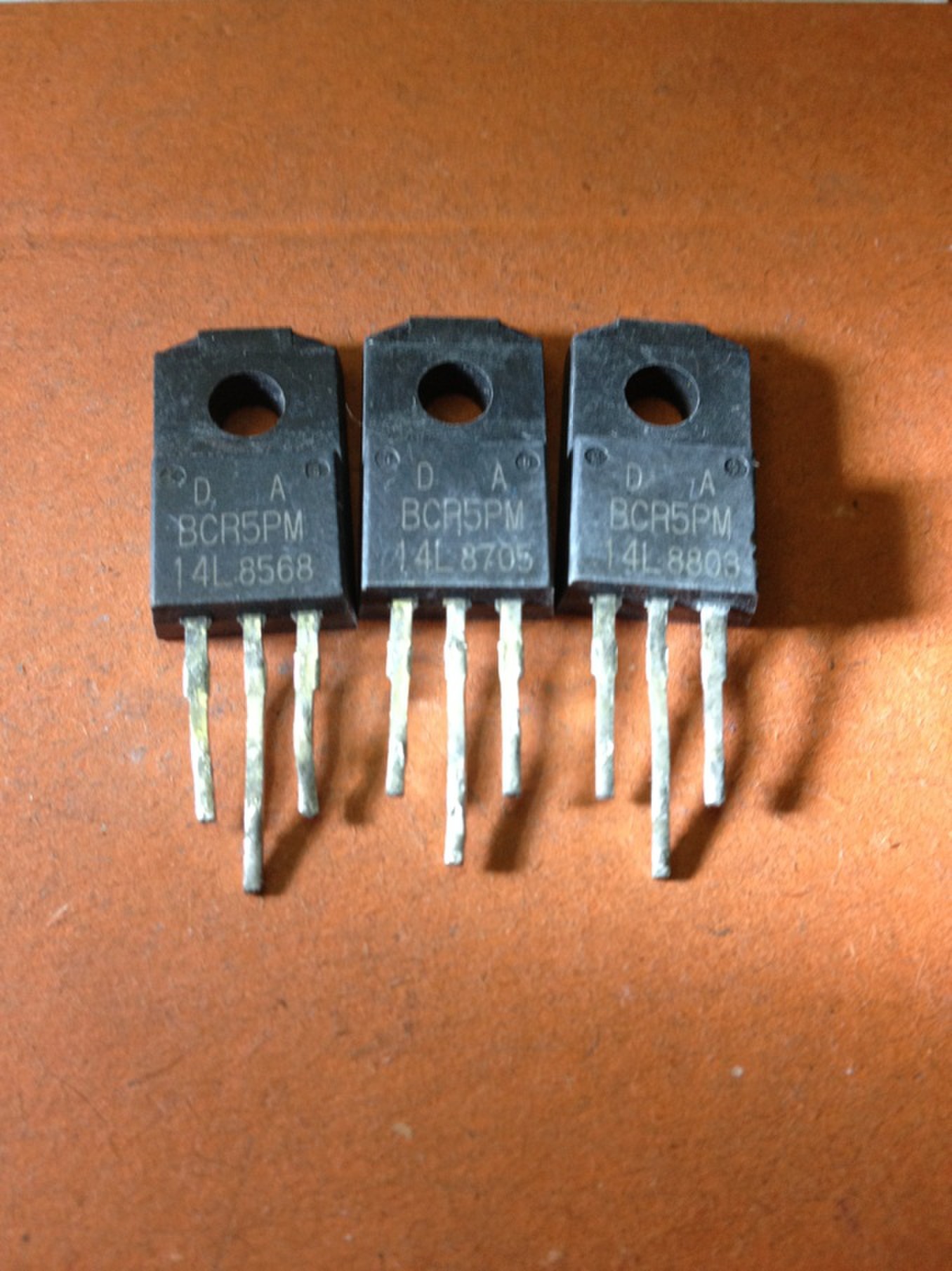 专营三极管批发可控硅BCR5PM