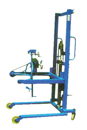 厂家供应350KG油桶装卸车，可倾式倒料车