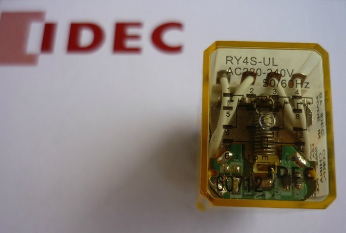 小型继电器   RY2S-UL   AC220V