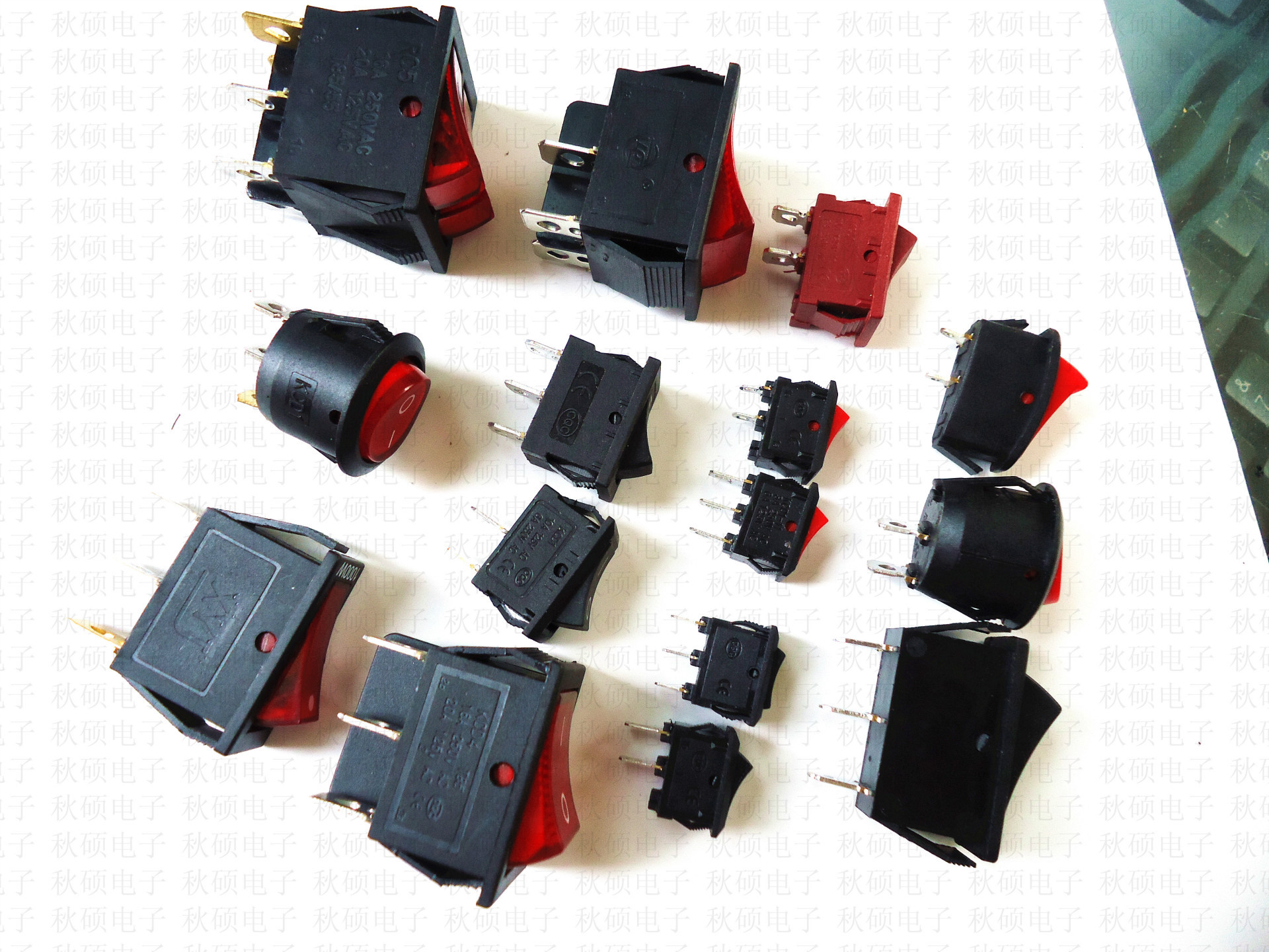秋硕供应各类船型开关 10*15 15*21 15*31 两脚三脚四脚/两档三档