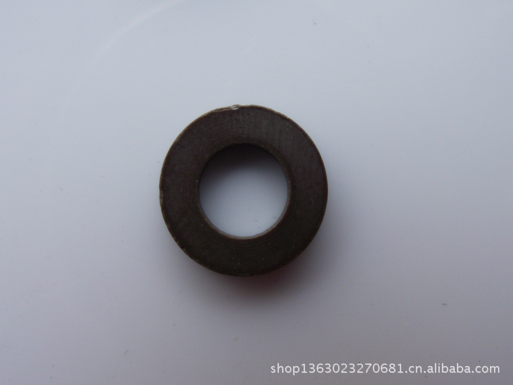 窜心通讯贯通滤波陶瓷电容器欢迎来电咨询瓷介高耐压瓷片高压