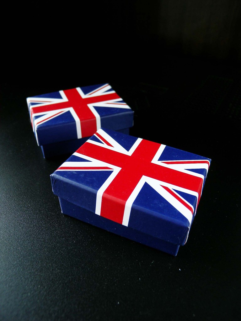 首饰盒定做批发包装盒英伦戒指耳钉盒情侣包装饰品纸盒