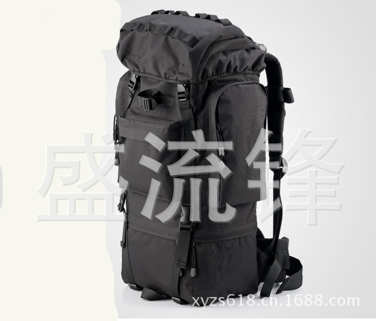 背囊側