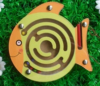 Small magnetic labyrinth, wooden pen, smart toy, family style