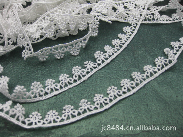 【服装辅料】白色涤纶单边花朵水溶花边 14MM