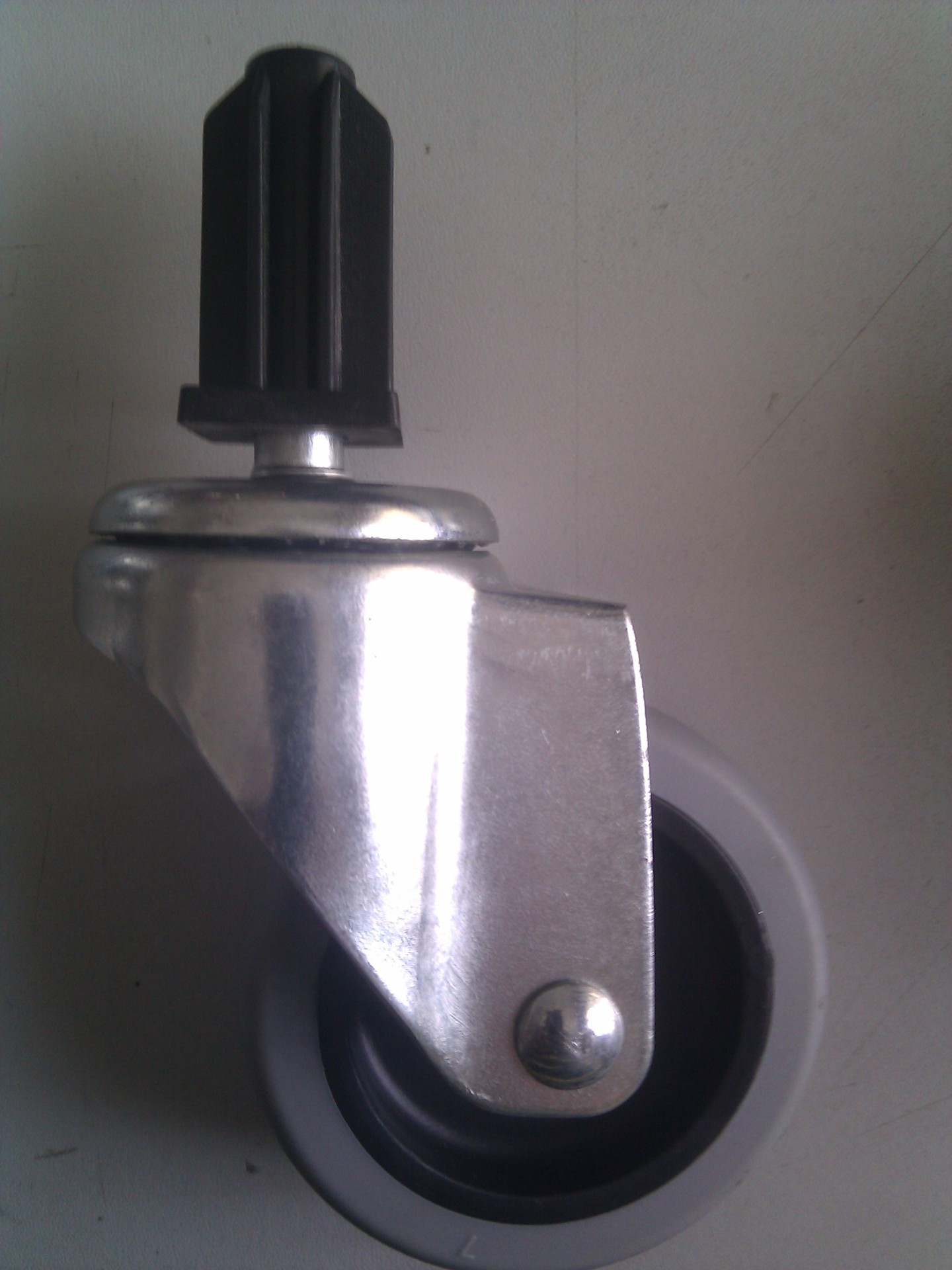 工厂直销，质量保证  3寸插杆式抗冲击PP万向脚轮货架脚轮