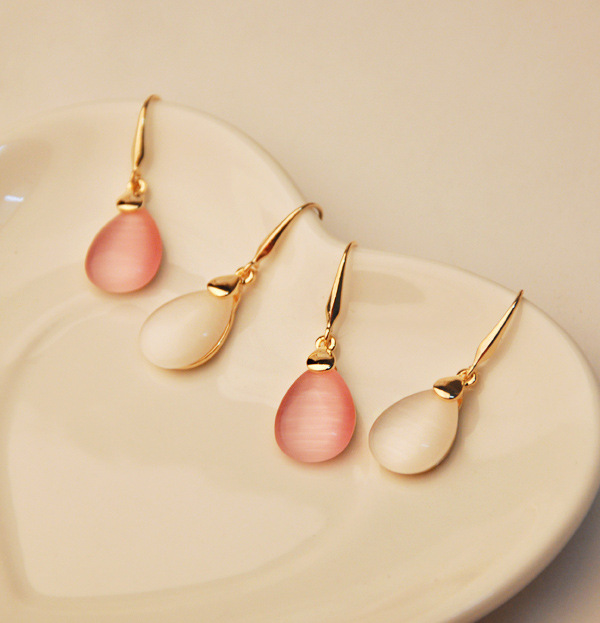 Cat's Eye Stone Earrings Image 4