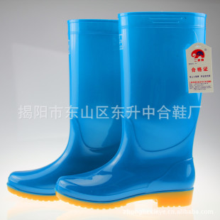 �Ϻ��p�X����ˮЬŮʿ��ī�Gɫ��ͲPVC��ѥ�ڱ����r�н����Ь
