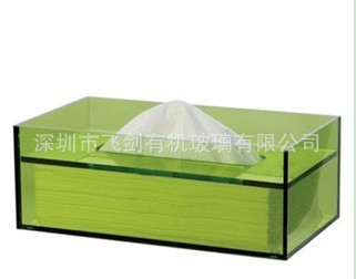 Ящик для полотенец с зеленой бумажкой