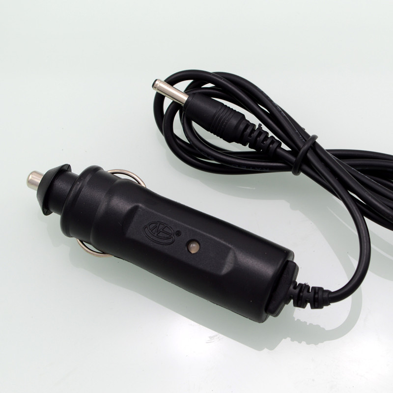 厂家批发  环高12-24V 手电筒直充18650锂电池充电器  车载充电器