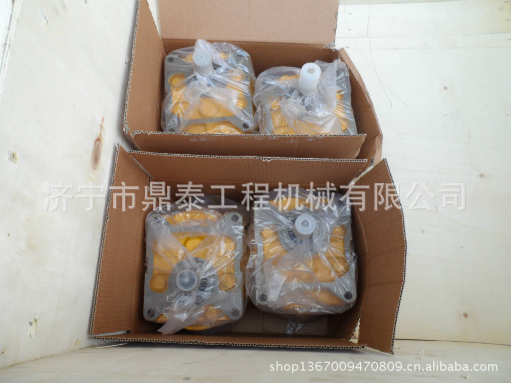 山推推土机配件  山推SD22推土机 变速泵  07432-71203
