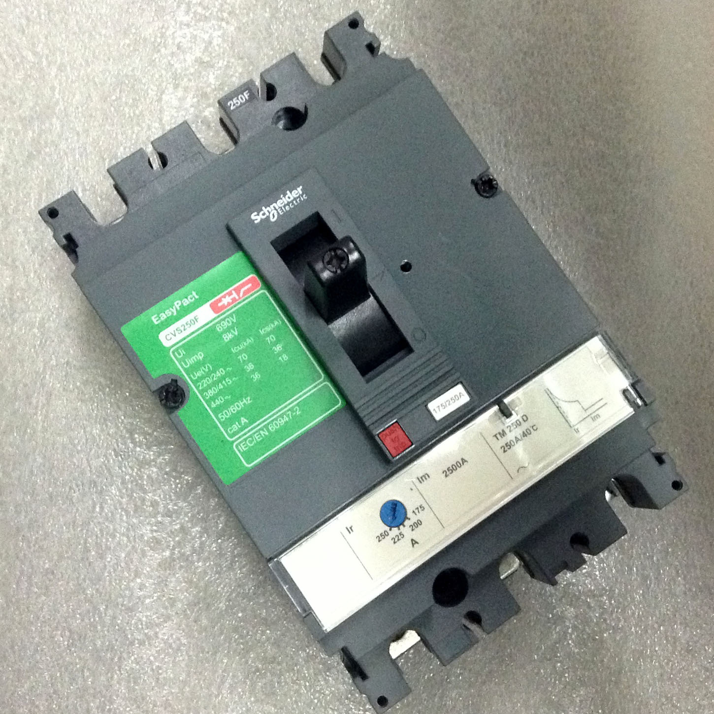 LV525333 CVS250F TM250D 3P3D塑壳断路器 250A 3P 36kA固定可调