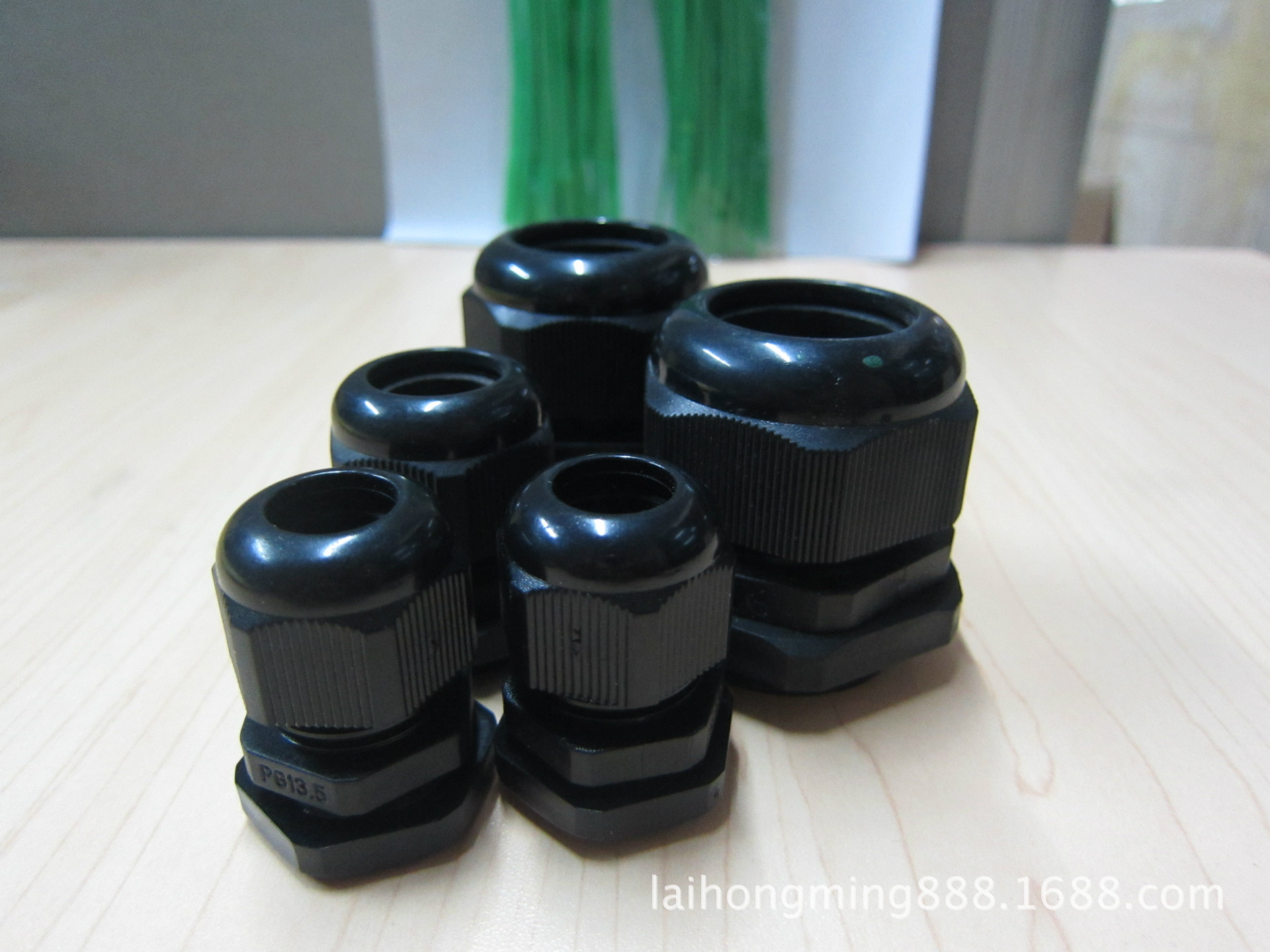 精品推荐电缆防水接头/型号PG7./颜色多样/支持网上订购。