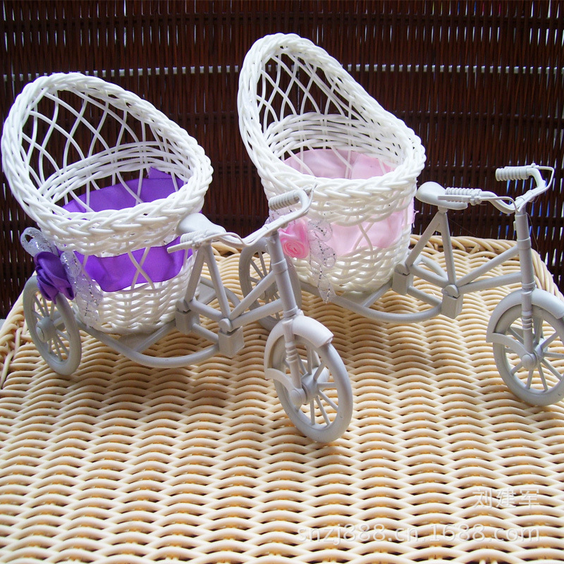 Rattan wheel originality Storage baskets