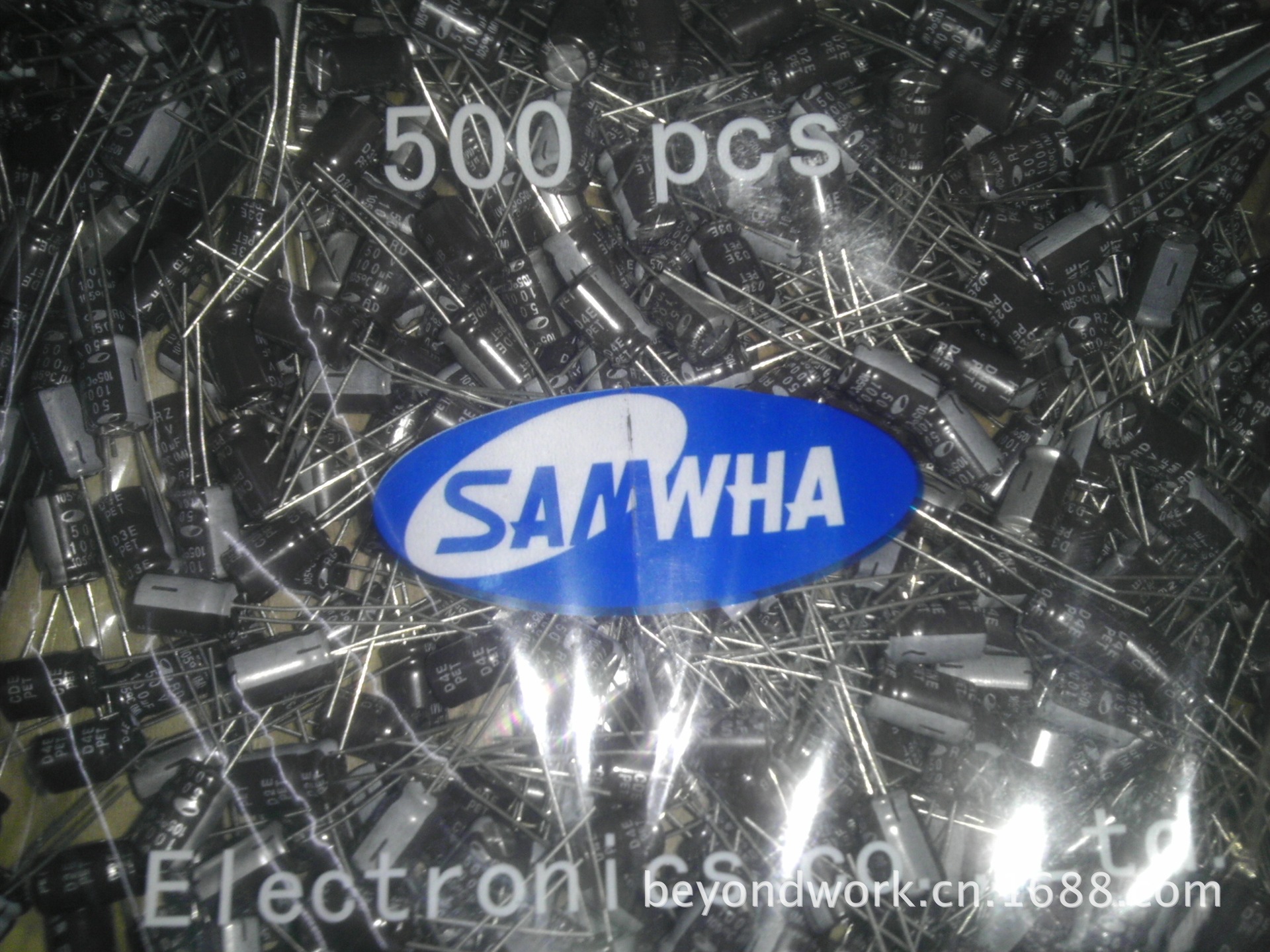 日系原装进口35v3300uf电解电容uf35v用于开关电源等产品高频低损