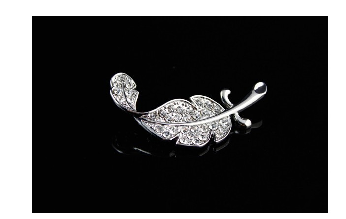 Korean Sweet Full Diamond Leaf Unisex Pin display picture 1