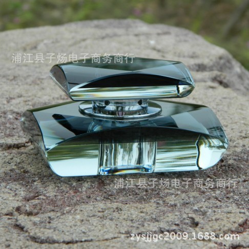 automobile Decoration Car perfume vehicle crystal automobile Perfume bottle Perfume ornaments brand automobile Perfume seat
