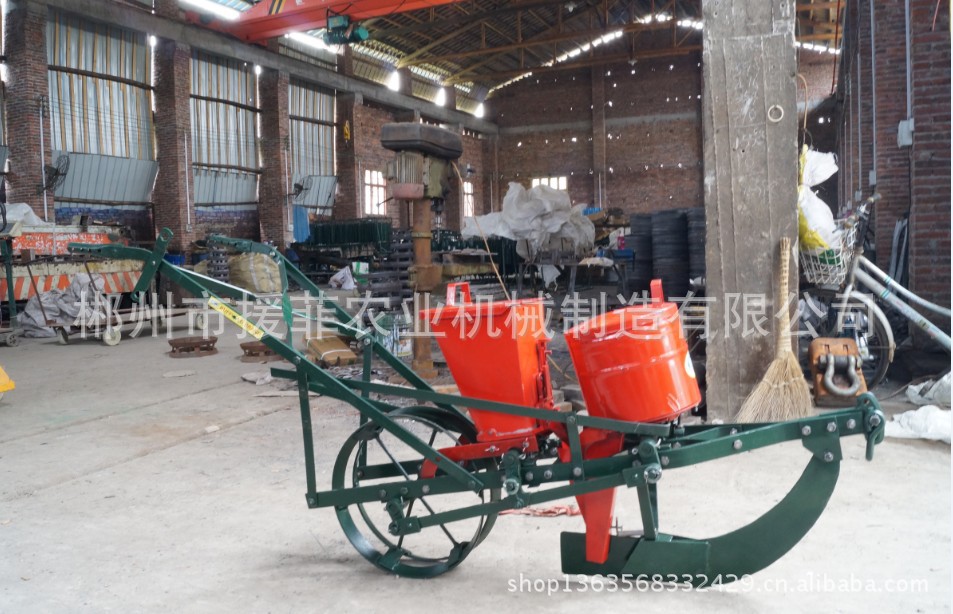 大量供应出口非洲畜力犁 ，步犁 ，畜力牵引犁，玉米播种机，犁耙