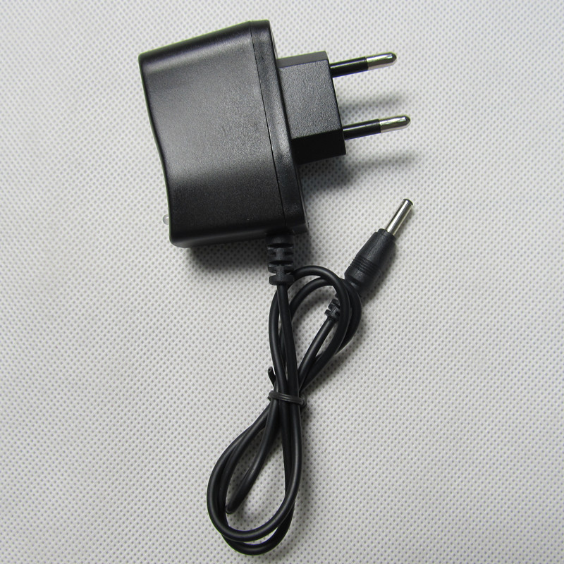 跨境爆款 18650锂电池充电器 26650充电器 欧规线充座槽 电池槽