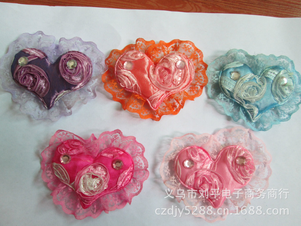 厂家供应超声波压花  桃心花  服装鞋帽配件