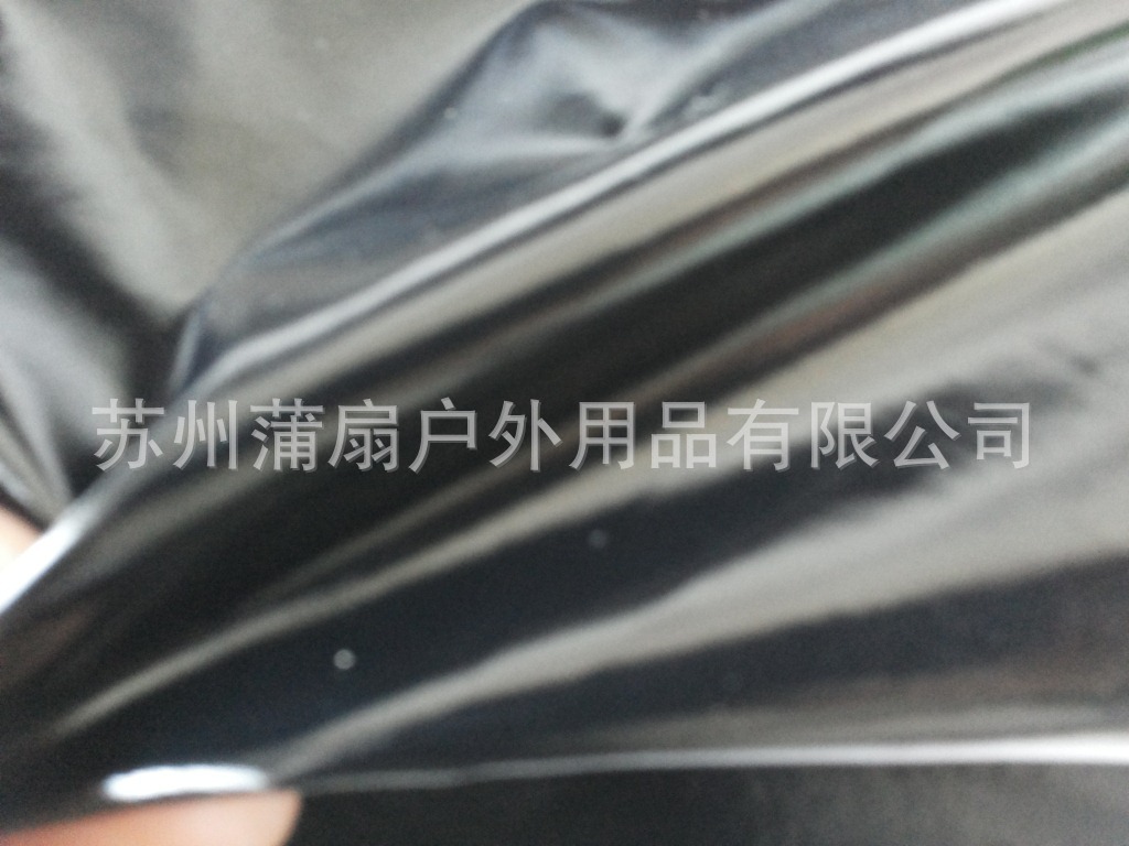 新款羽绒服休闲服面料 尼丝纺面料 防水亮PU尼龙面料