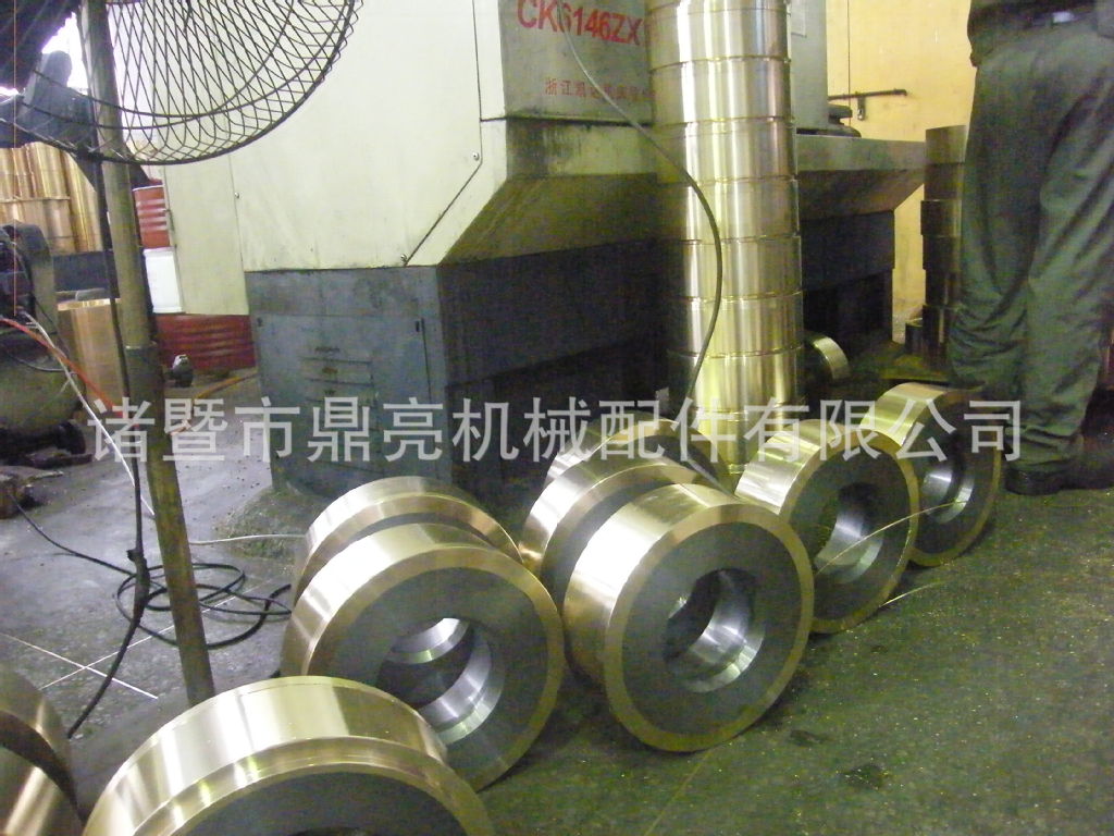 提供6M-12M大型铁芯铜蜗轮