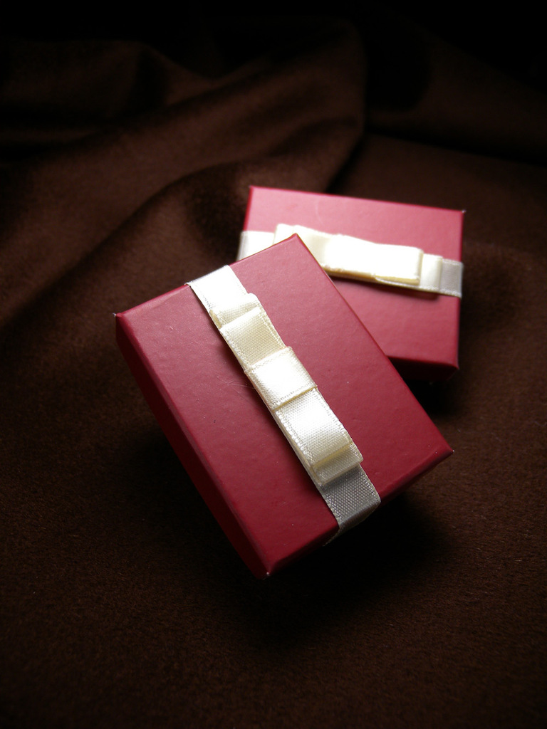 首饰盒批发 包装饰品盒 包装盒印刷 酒红情侣戒指耳钉盒