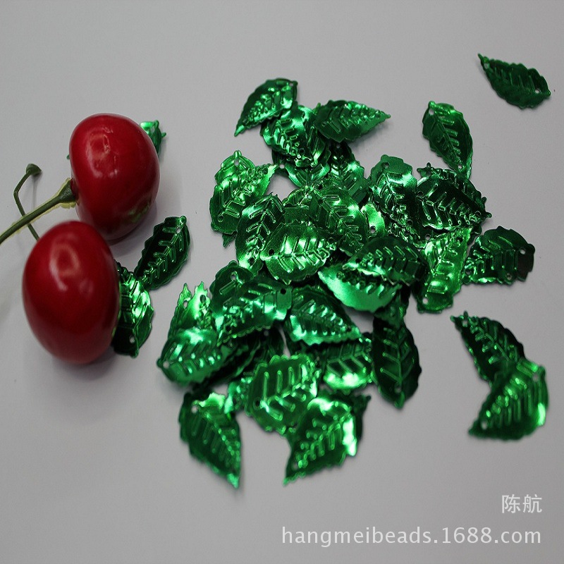 Leaf-shaped sequins (2.5 kg/bag) fashionable Christmas handmade sequins
