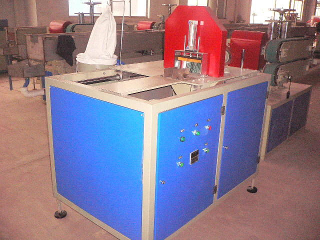 实力优品， PS型材切割机  塑料管材加工辅助设备批发管材生产线