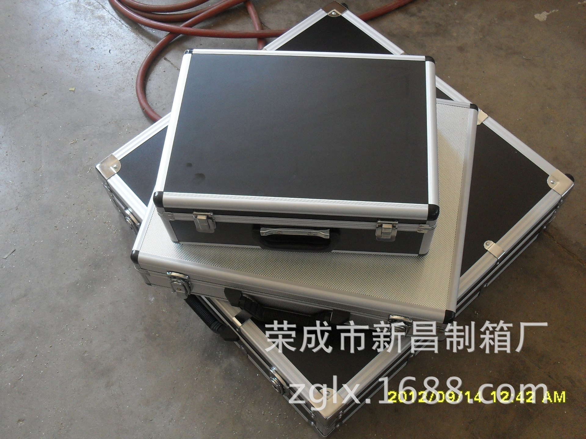 山东荣成新昌制箱厂供应各种工具箱  仪表箱 航空箱 银行提款箱