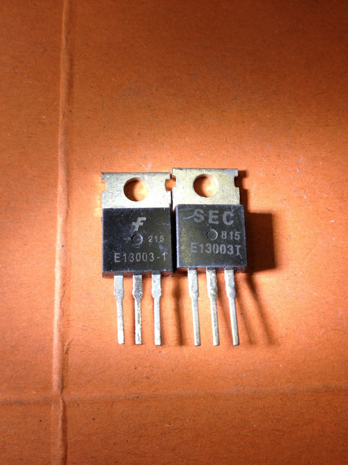 专营三极管批发E13003仪器测试 质量保证