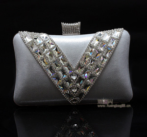 时尚水钻包精品晚宴包宴会包隔层手拿外现货等您7236