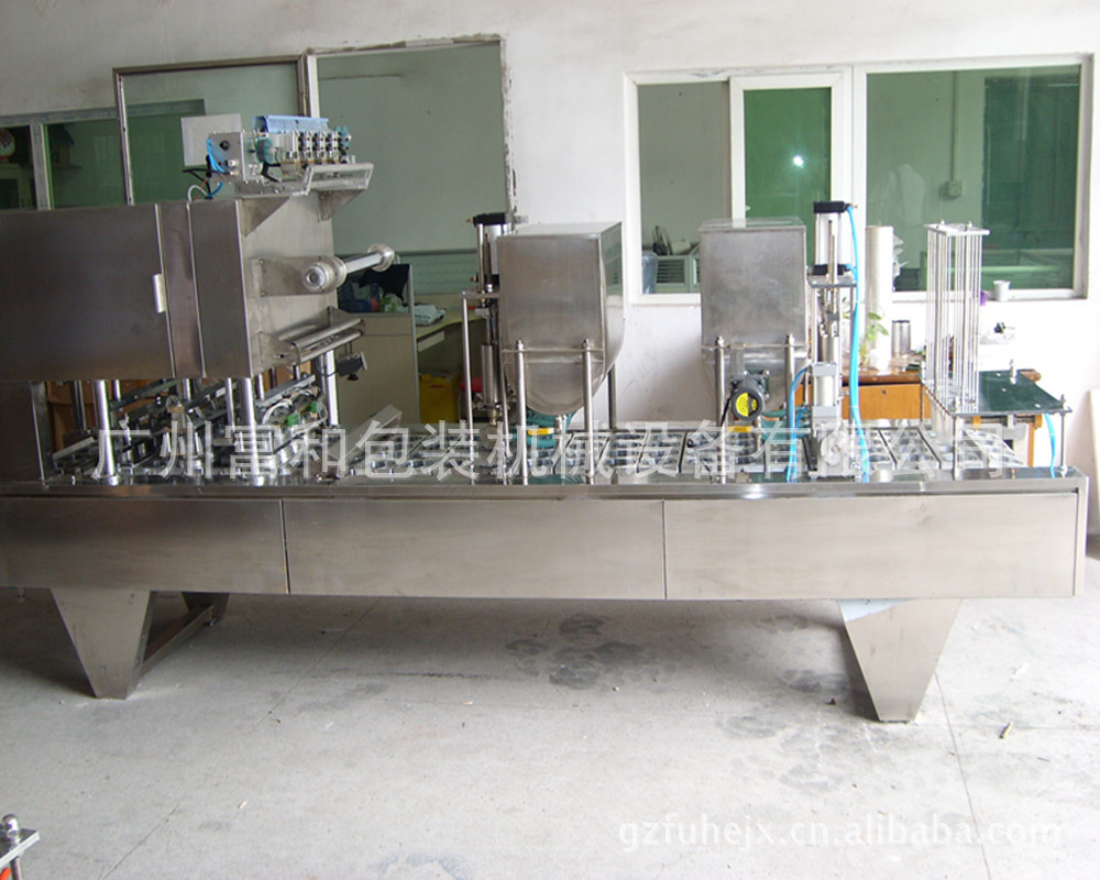 定制供应全自动奶茶封口机 多功能酸奶灌装封口机 液体灌装封口机