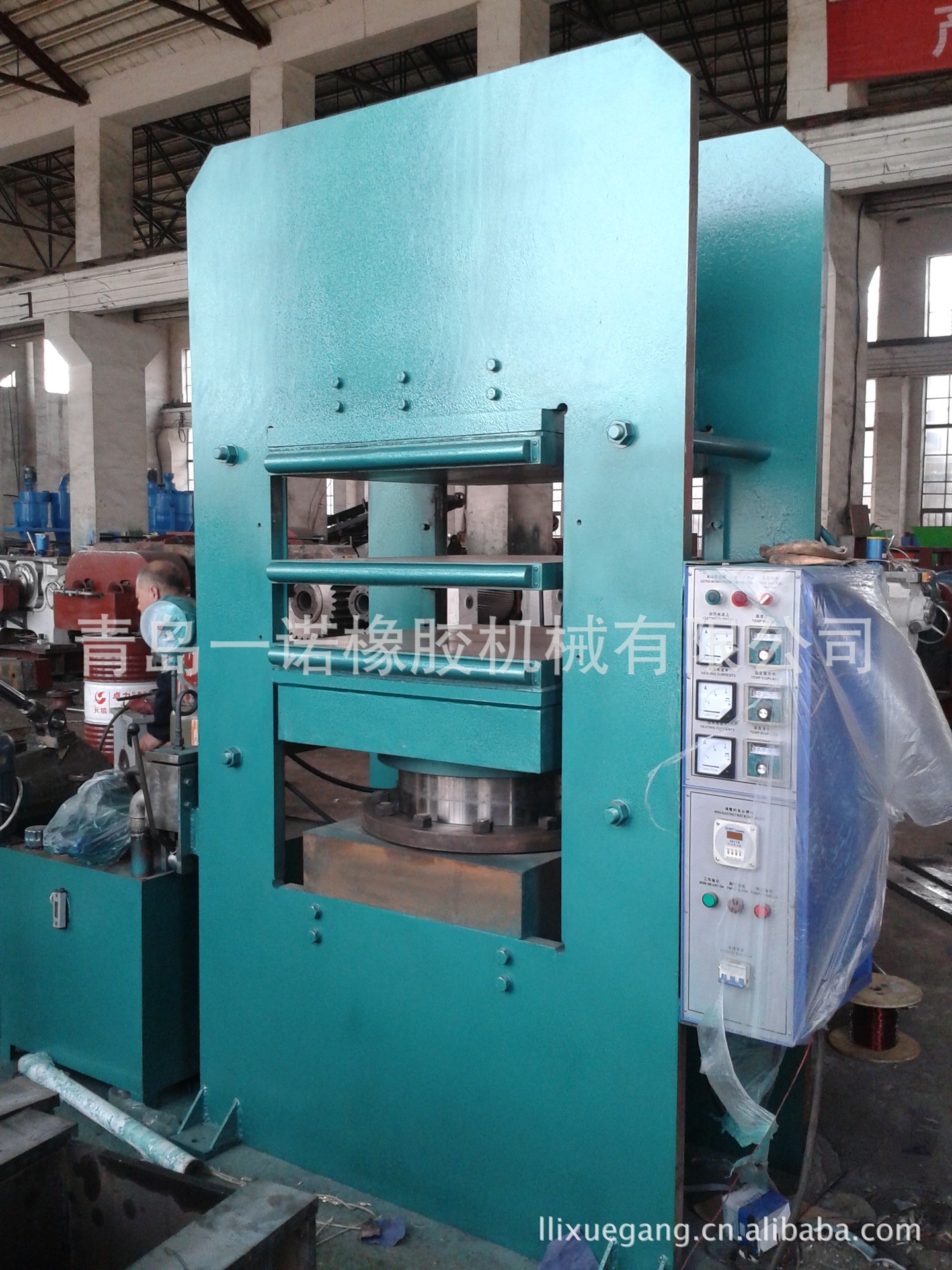 厂家直销全自动平板硫化成型机，橡胶地砖硫化机，轮胎胎面硫化机