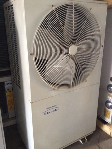 伊莱克斯 户式 风冷热泵 水中央空调 5匹血本价 220V