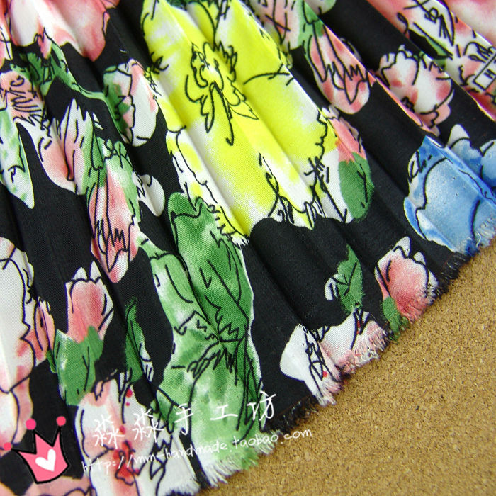 清凉春夏布料 黑色水彩印花大碎花风琴褶百褶皱褶韩国绒雪纺面料