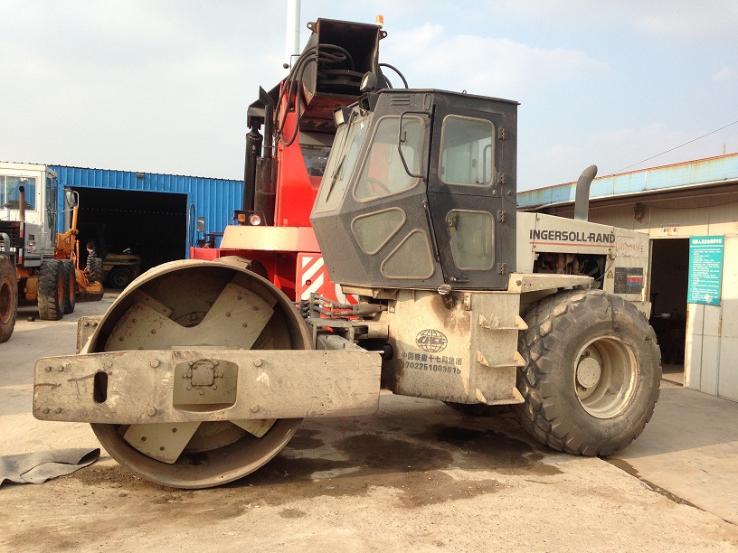 出售INGERSOLL-RAND英格索兰SD100压路机.康明斯发动机